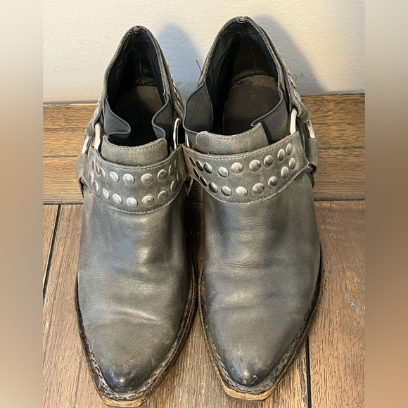 😎 Jeffrey Campbell Distressed Studded Booties Womens size 7 - Picture 6 of 10